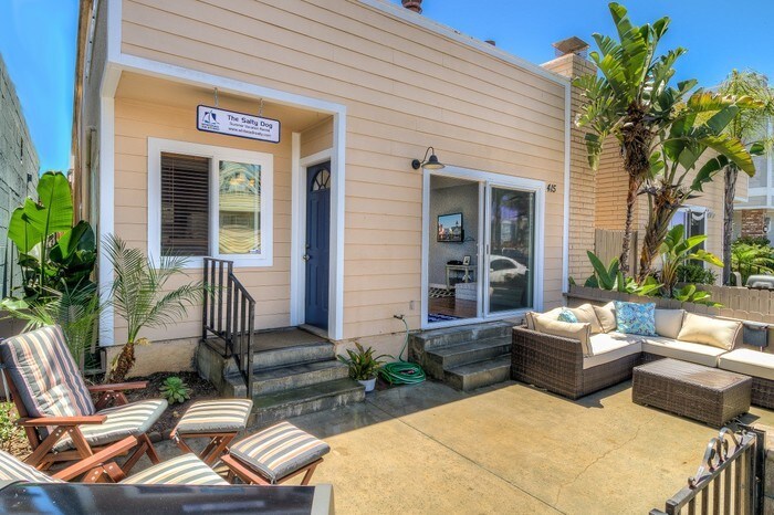 Primary Photo - 415 E Balboa Blvd
