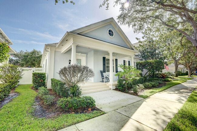 Building Photo - 165 Honeysuckle Dr