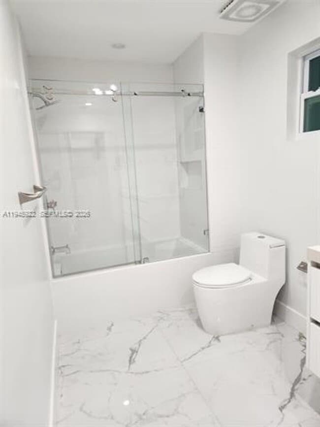 Building Photo - 15152 SW 63rd Ter