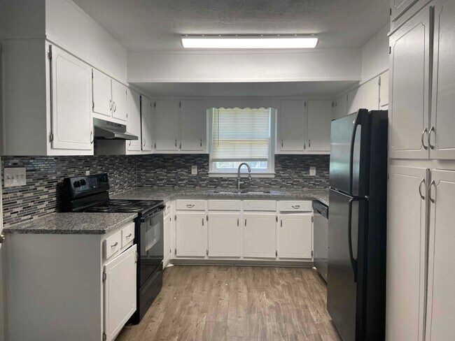 Building Photo - 8157 Lake View Terrace
