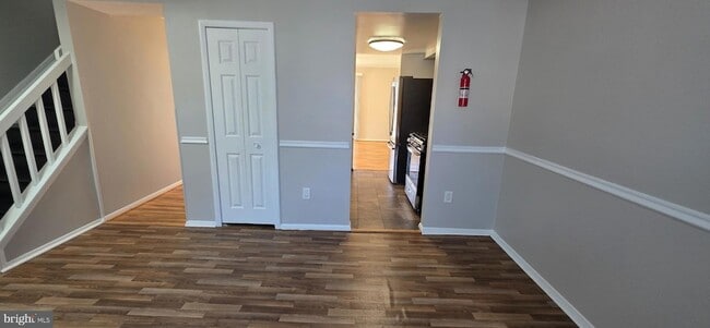 Building Photo - 6974 Knighthood Ln