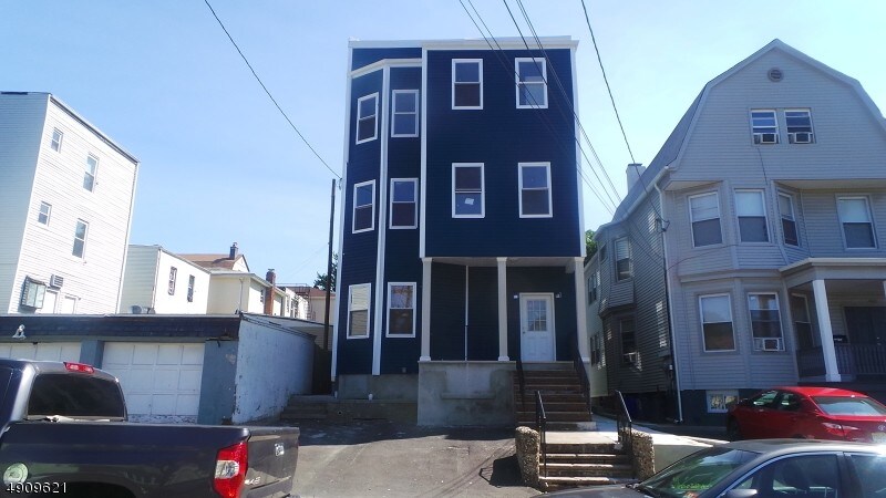 Foto principal - 951 Chancellor Ave