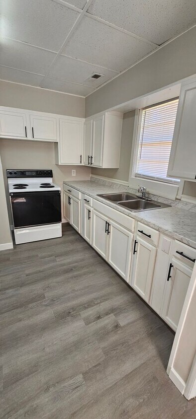 Primary Photo - 2 Bed 1 Bath Unit