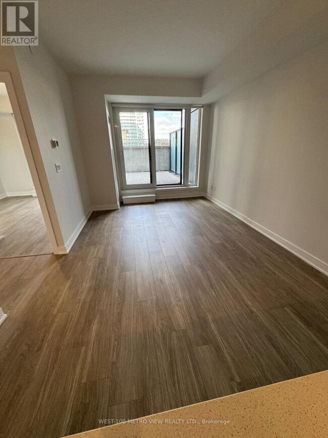 Building Photo - 430-430 Square One Dr