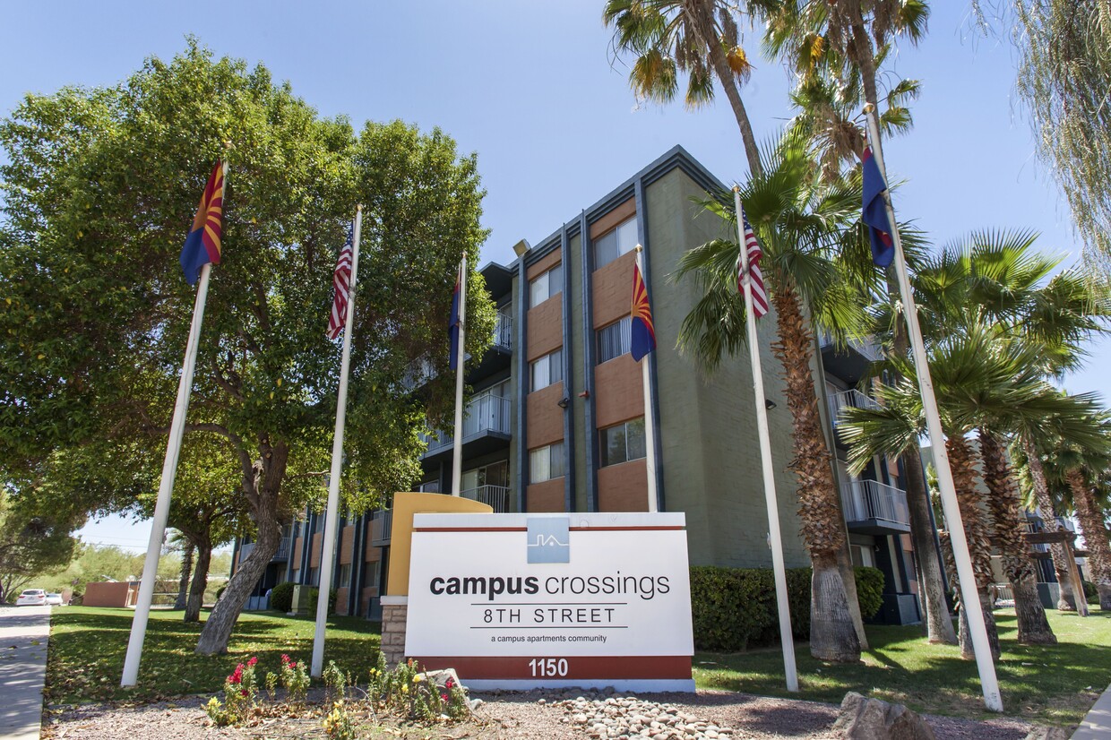 Foto principal - Campus Crossings on 8th Street