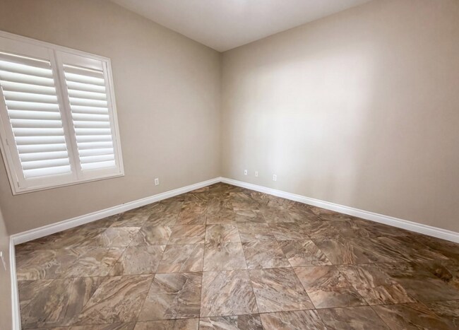 Foto del edificio - 3630 Vanderbilt Dr