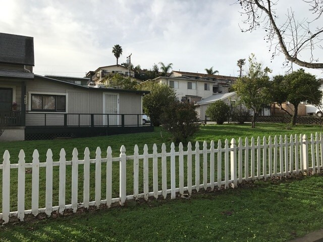 Foto del edificio - 859 E 2nd Ave