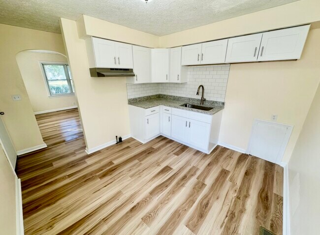 Foto del edificio - 3035 33rd St NE