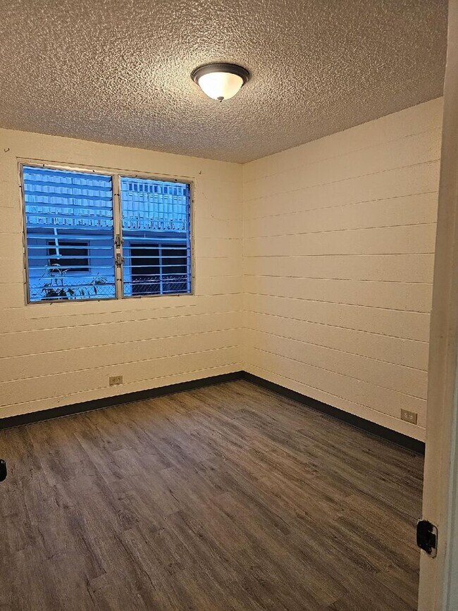 Foto del edificio - Newly Renovated 1 BD in Hilo Town!