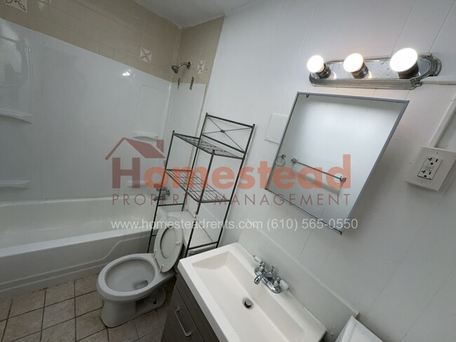 Foto del edificio - 3 Bedroom HOME in Upper Darby!