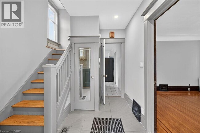 Building Photo - 76 Wexford Ave S