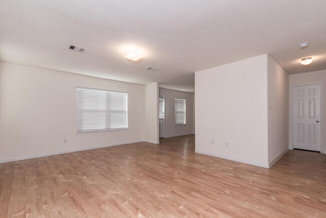 Foto del edificio - 722 North Ella Creek Drive
