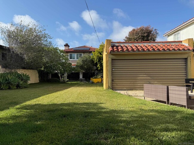 Foto del edificio - 2217 Harriman Ln