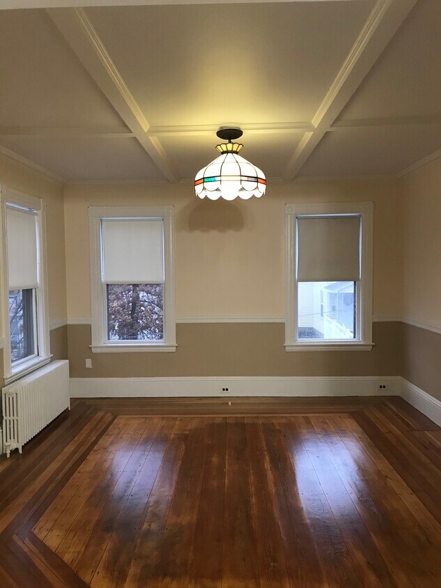 Primary Photo - 181 Grove St