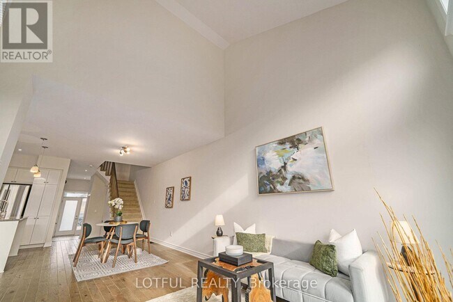 Photo du bâtiment - 336 Rainrock Cres