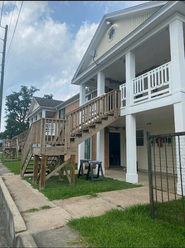 Building Photo - 2275 Harrison St
