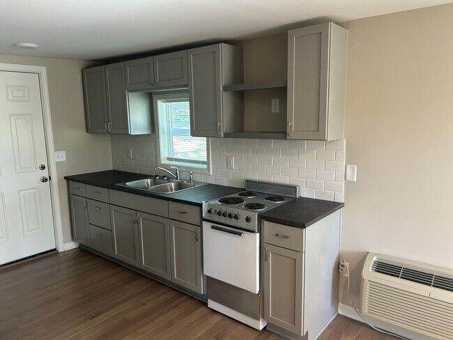 Foto del edificio - 305 N Main St