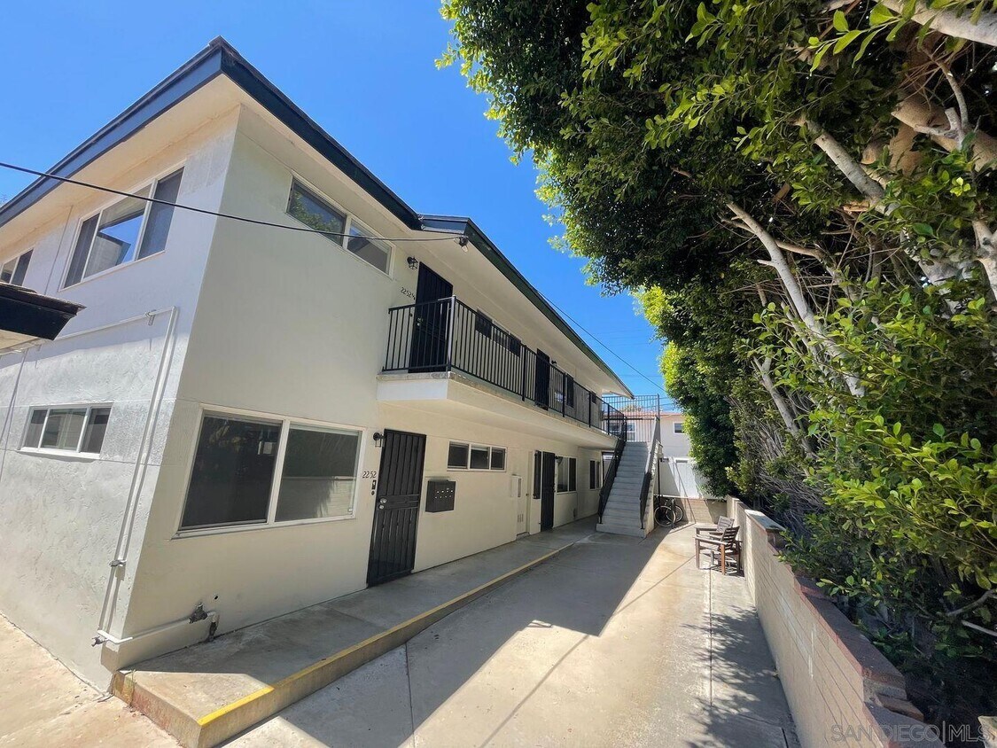 Primary Photo - 2252.5 Garnet Ave