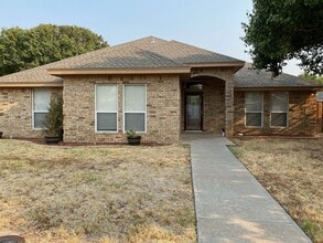 Building Photo - 5104 Sherwood Dr