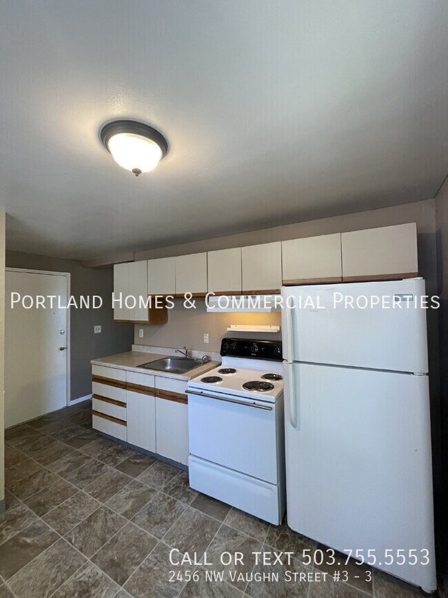Foto del edificio - 2456 NW Vaughn St