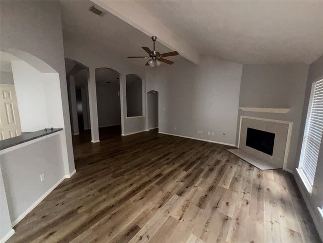 Building Photo - 16415 Great Forest Dr