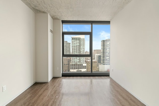 Photo - 713 S Clark St Apartment