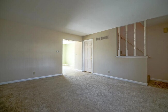 Foto del edificio - 1726-1728 W Blue Spruce Court
