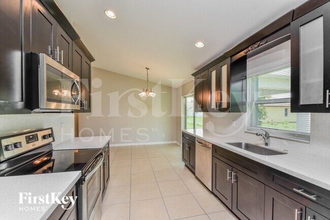 Foto del edificio - 8064 Winged Foot Dr