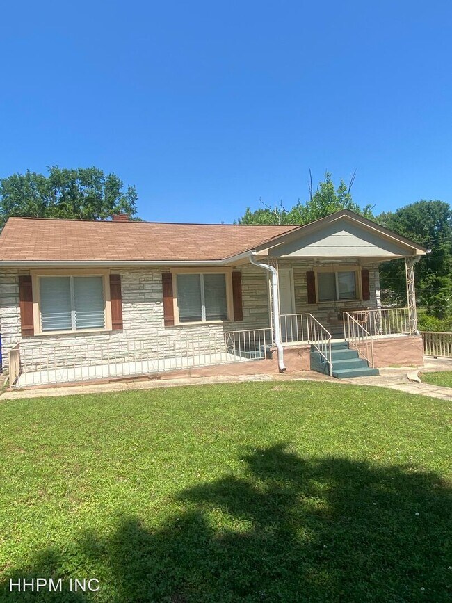 Building Photo - 3 br, 1 bath House - 145 Button Ave