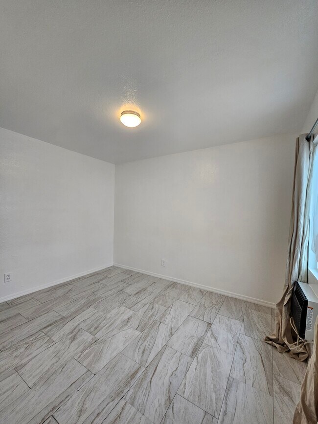 Foto del edificio - 2525 E Monroe St
