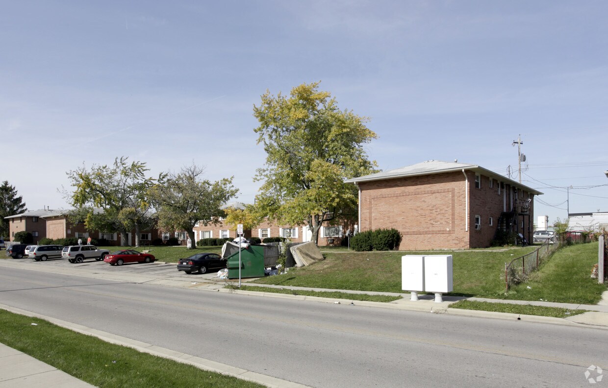 Building Photo - 4710-4738 Hilton Ave