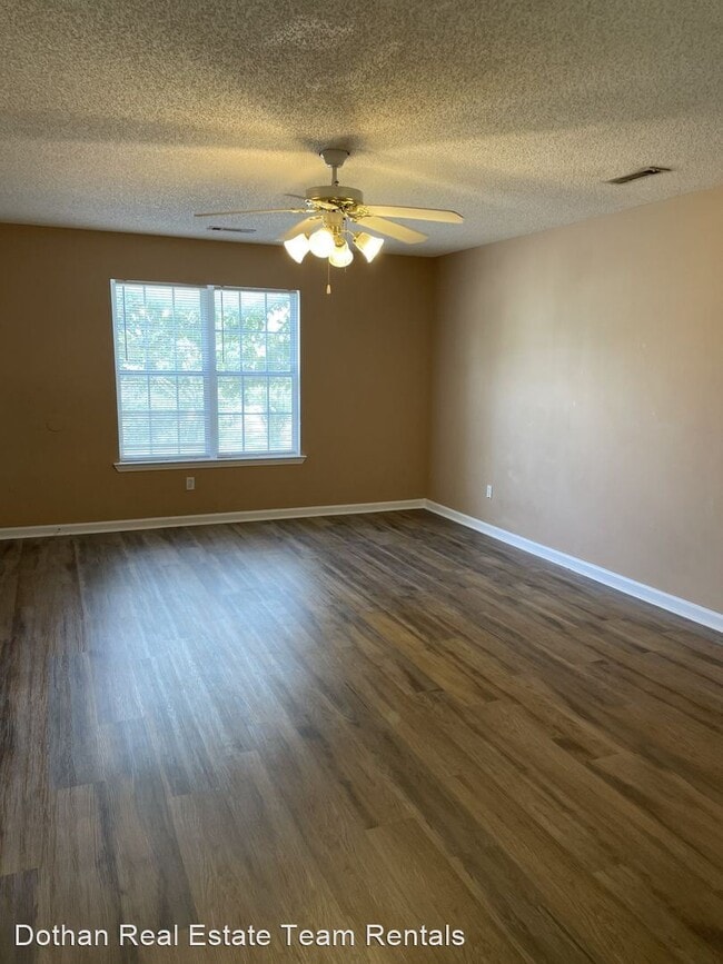 Building Photo - 3 br, 2.5 bath House - 132 Cove Lane