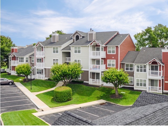 Building Exterior - Treetops at ChesterHollow