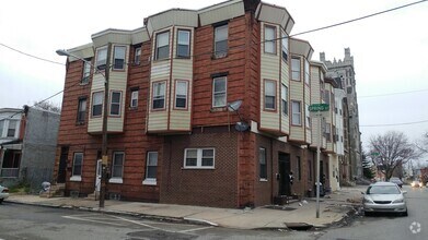 Building Photo - 214 N 54th St