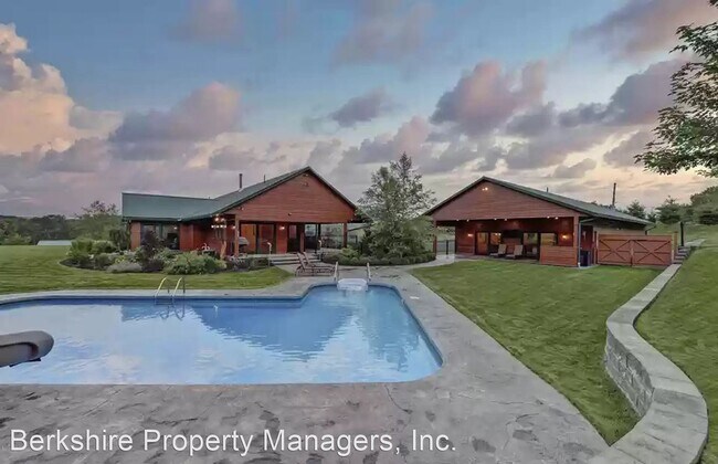 3 br, 2.5 bath House - 1120 Churchill Street photo'
