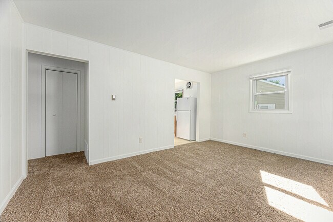 Foto del edificio - 728 Sunnock Ave