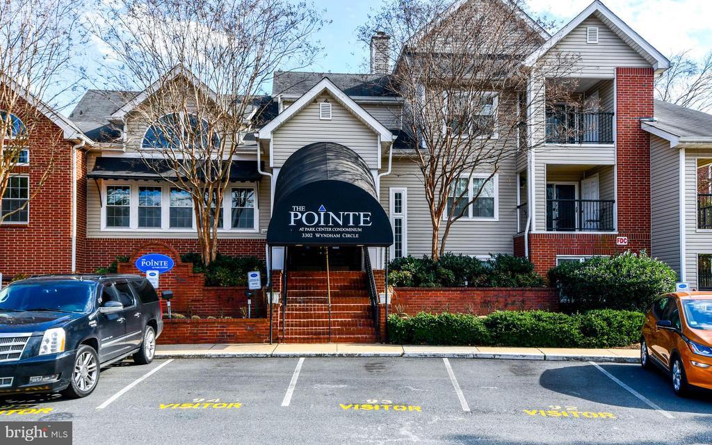 Foto principal - 3303 Wyndham Cir