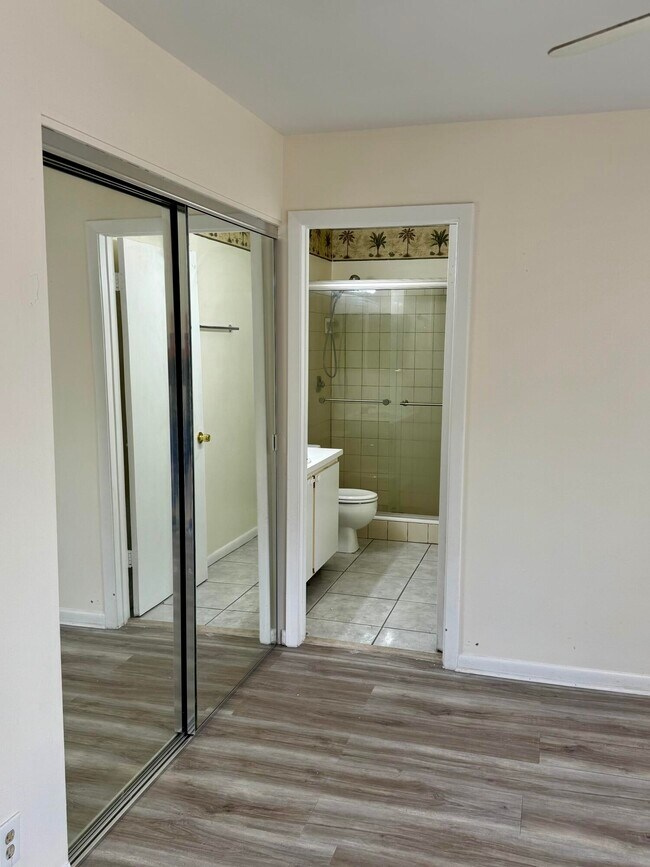 Foto del edificio - 1301 Waterview Cir