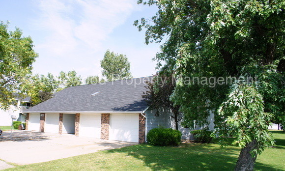 Primary Photo - 2450 Willow Dr
