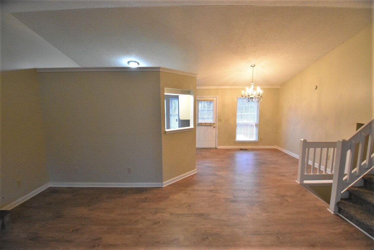 Foto principal - 7300 Hunters Ridge Dr