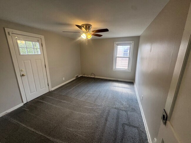 Building Photo - Move-In Special: Save $250 on This Charmin...