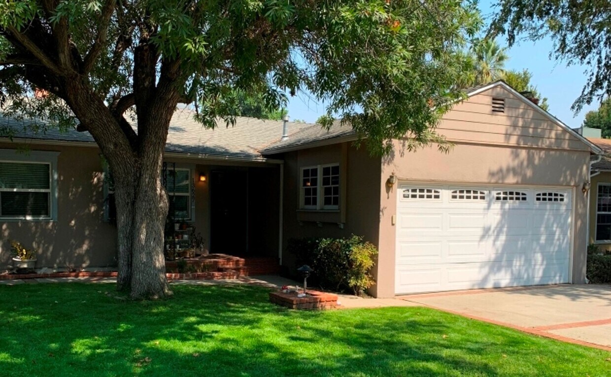Foto principal - Sherman Oaks 3+2 w/appliances, family room, central air + more! (13627 Huston)