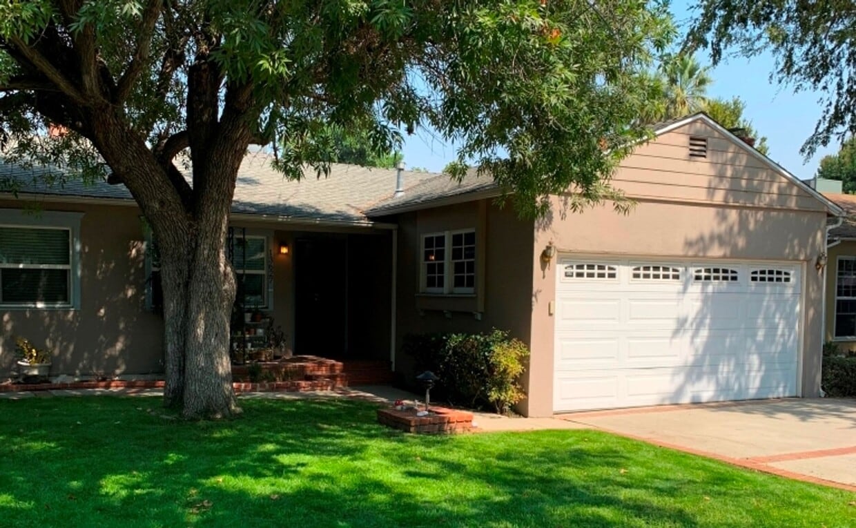 Primary Photo - Sherman Oaks 3+2 w/appliances, family room, central air + more! (13627 Huston)