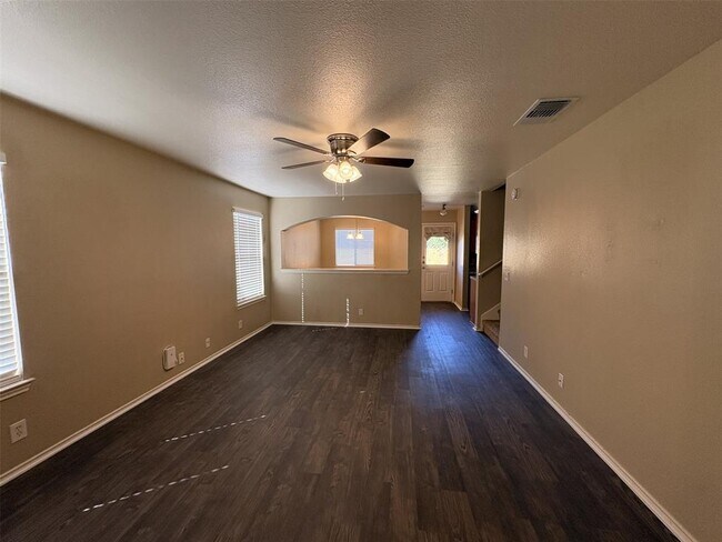 Building Photo - 6808 Sabrina Dr