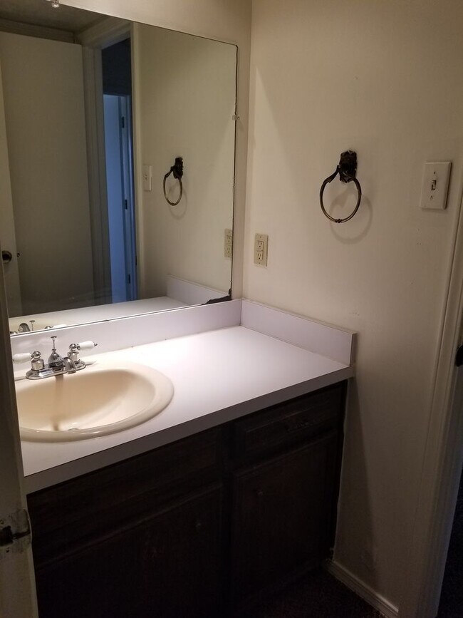 Foto del edificio - 2215 Westyork Dr