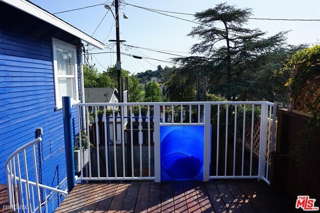 Foto del edificio - 4 br, 3.5 bath House - 2233 Baxter St