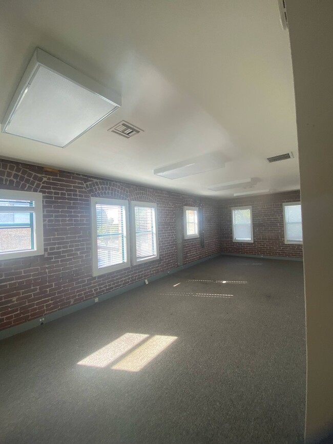 Building Photo - 160 E 3rd St