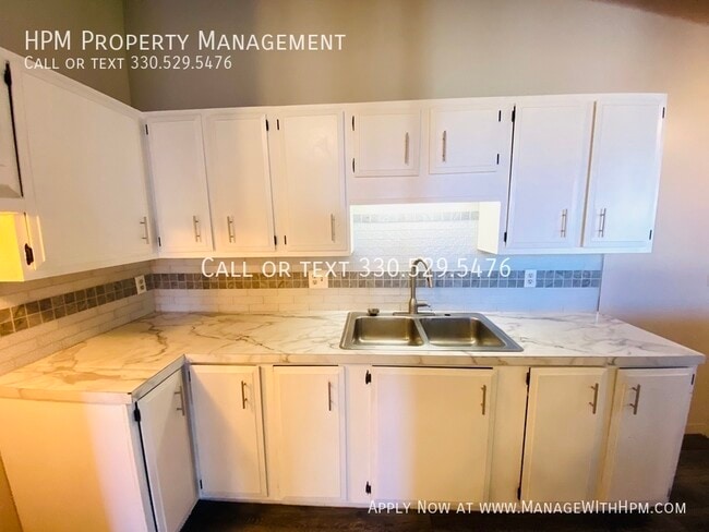 Foto del edificio - 511 Wrexham Ave SW