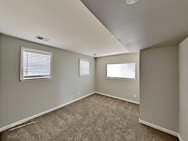 Foto del edificio - 16533 E Wyoming Dr