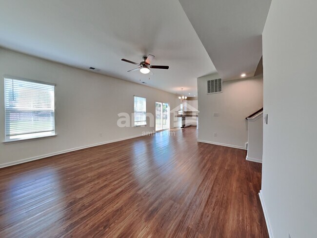 Building Photo - 642 Hamilton Park Dr